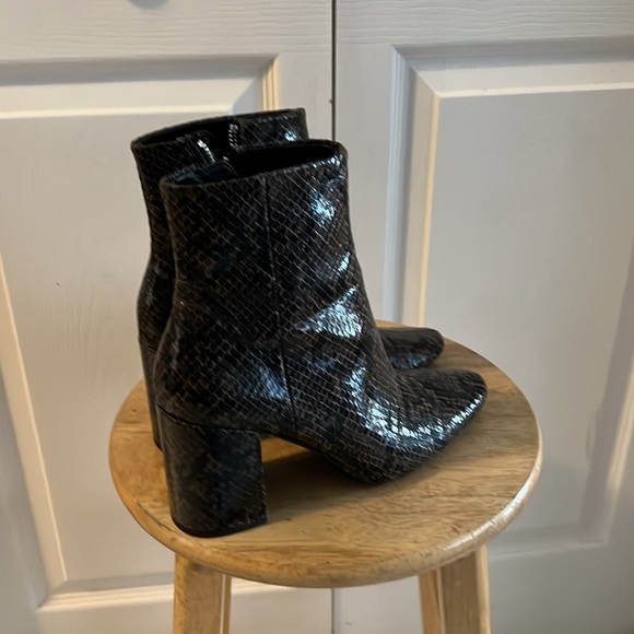 Size 7 snake print block heeled booties - Picture 4 of 5